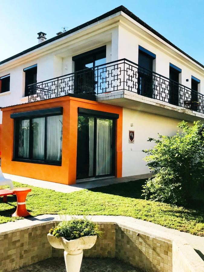 La Maison Pop Appartement Meuble Independant Avec Jardin Romans-sur-Isere Bagian luar foto